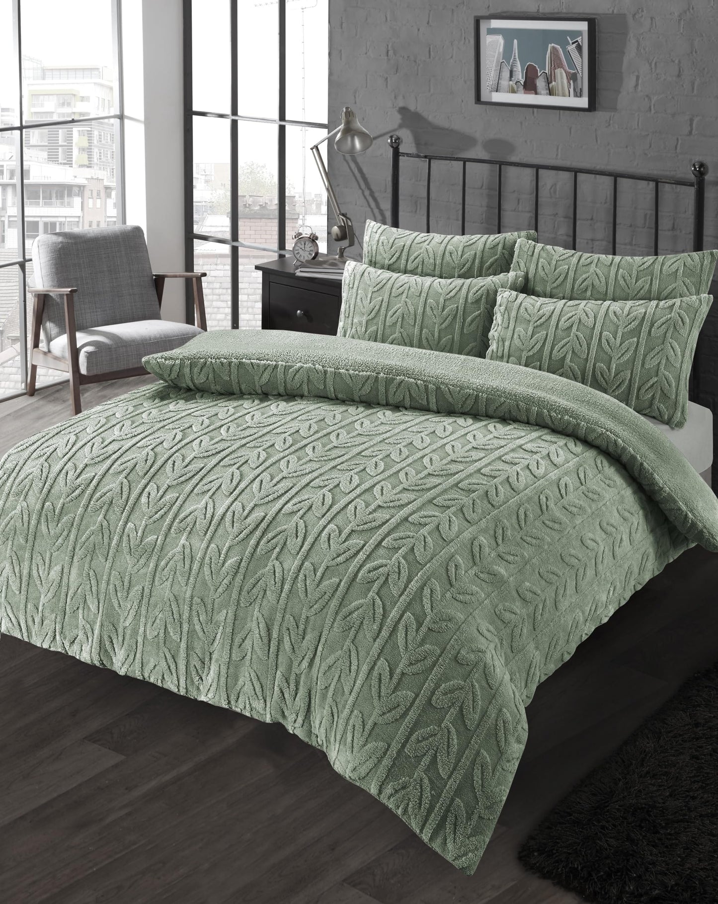 OLIVIA ROCCO Duvet Cover Leaf Printed Teddy Duvet Sets With Reversible Sherpa Fleece Fur Wholesale Manchester UK