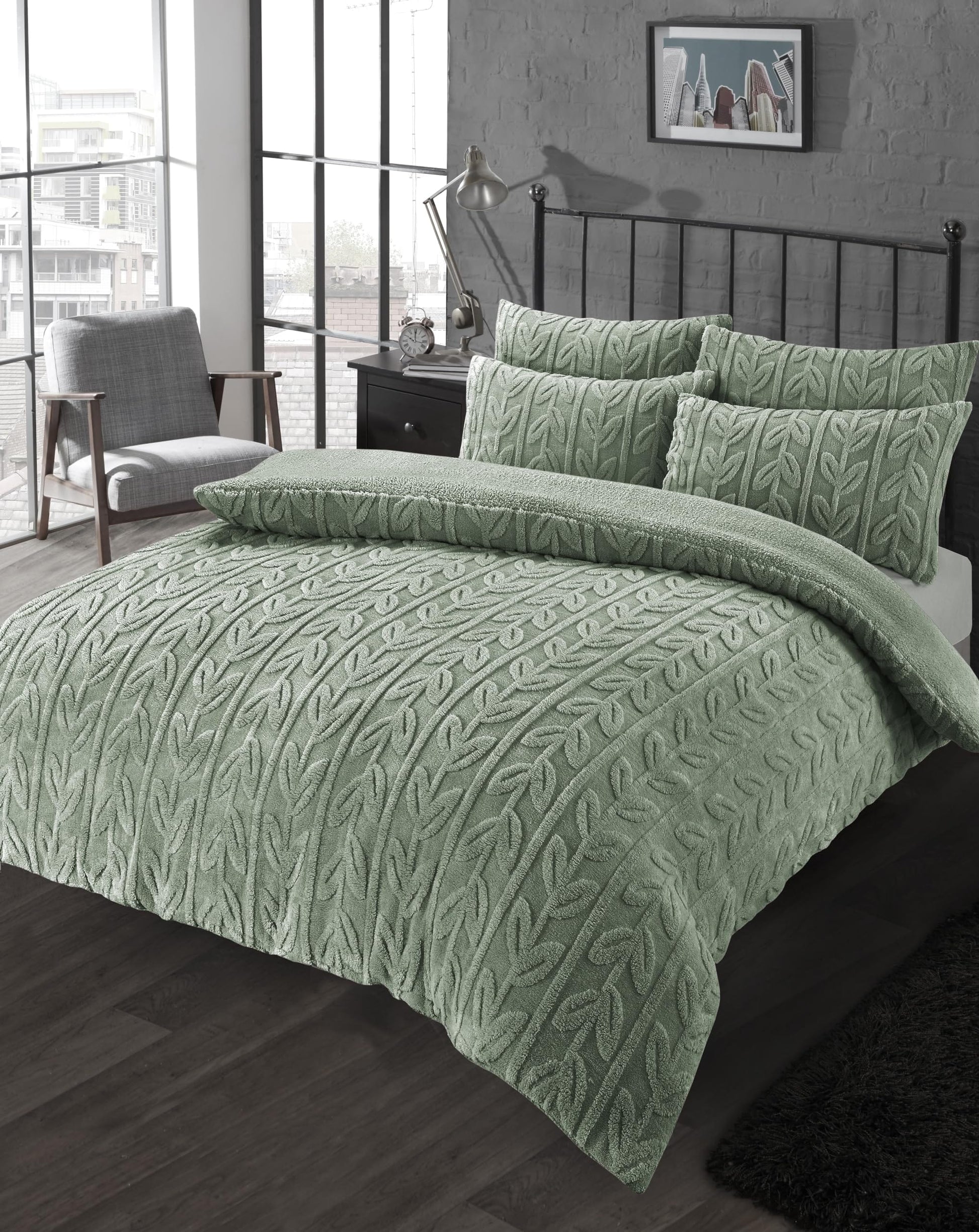 OLIVIA ROCCO Duvet Cover Leaf Printed Teddy Duvet Sets With Reversible Sherpa Fleece Fur Wholesale Manchester UK