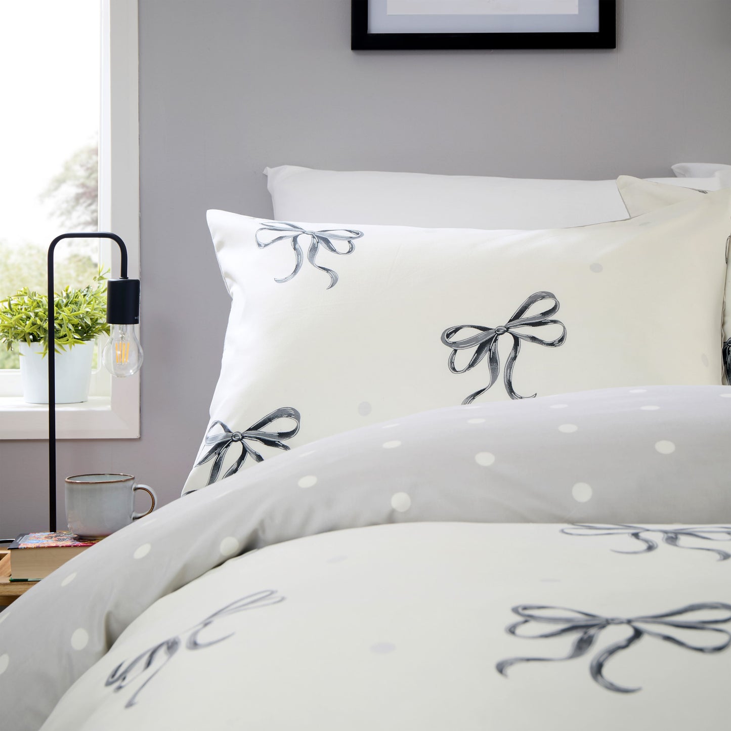 OLIVIA ROCCO Duvet Cover LOOMWORKS Bows Black Microfibre Duvet Cover Set Wholesale Manchester UK