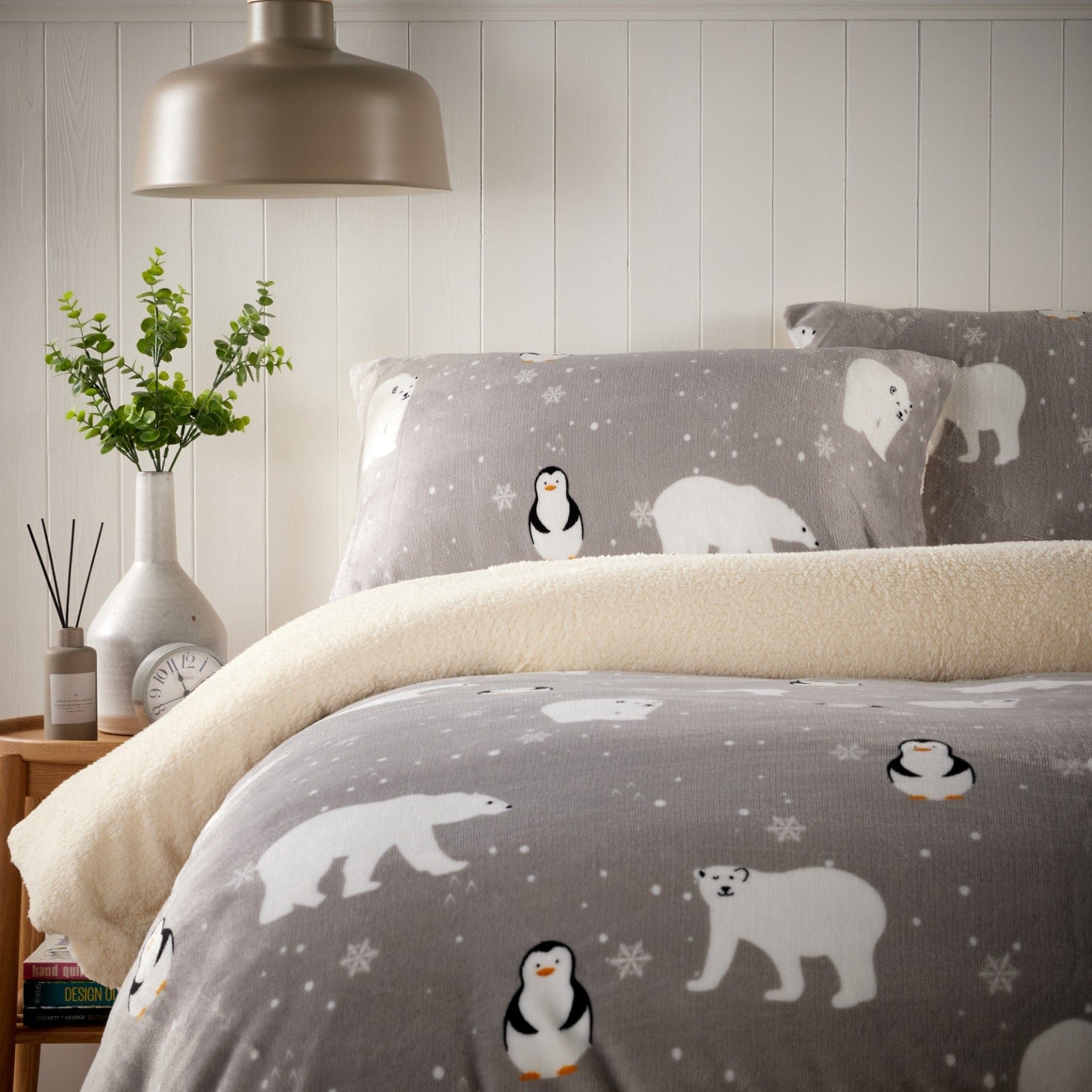 OLIVIA ROCCO Duvet Cover Polar Bear & Penguins Printed Teddy Duvet Sets With Reversible Sherpa Fleece Fur Wholesale Manchester UK