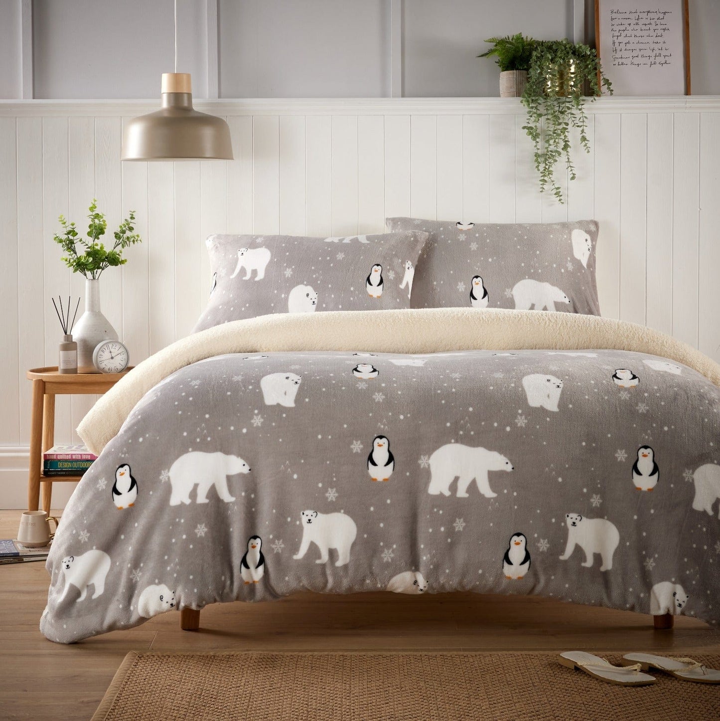 OLIVIA ROCCO Duvet Cover SINGLE / POLAR BEAR & PENGUINS Polar Bear & Penguins Printed Teddy Duvet Sets With Reversible Sherpa Fleece Fur Wholesale Manchester UK