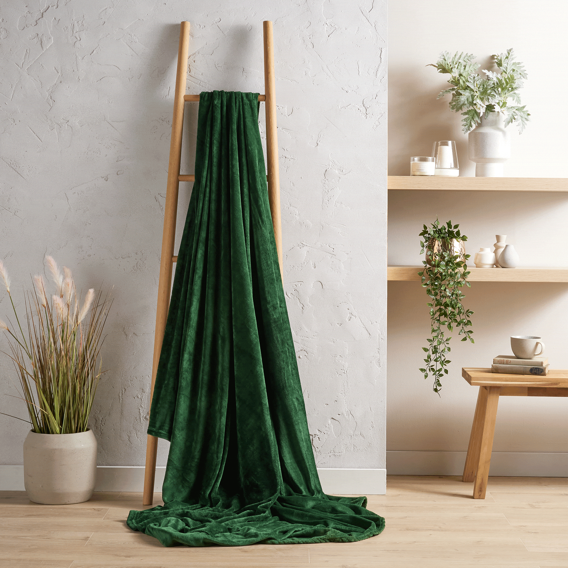 OLIVIA ROCCO Throw Flannel Fleece Throw Blanket Super Soft Warm Fluffy For Bed Sofa Couch Chair Wholesale Manchester UK