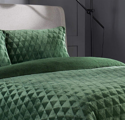 OLIVIA ROCCO Duvet Cover Geometric Reversible Teddy Duvet Set Wholesale Manchester UK