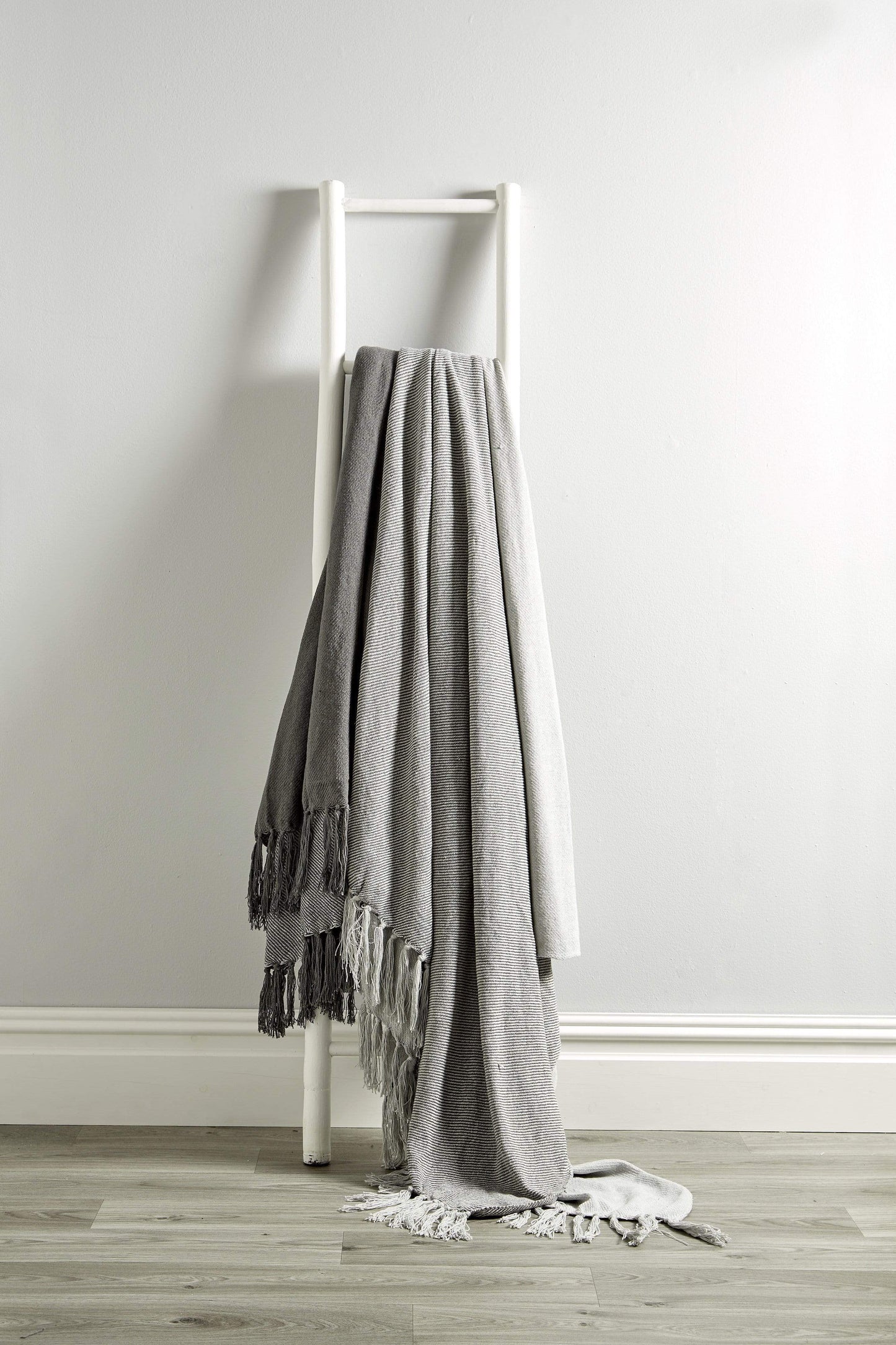 OLIVIA ROCCO Throw 127 x 152 cm / GREY Check Pure Cotton Throw Wholesale Manchester UK