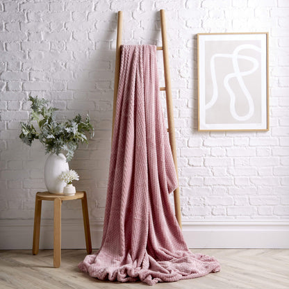 OLIVIA ROCCO Throw 150 x 200 cm / BLUSH PINK Cloud Honeycomb Throw Wholesale Manchester UK