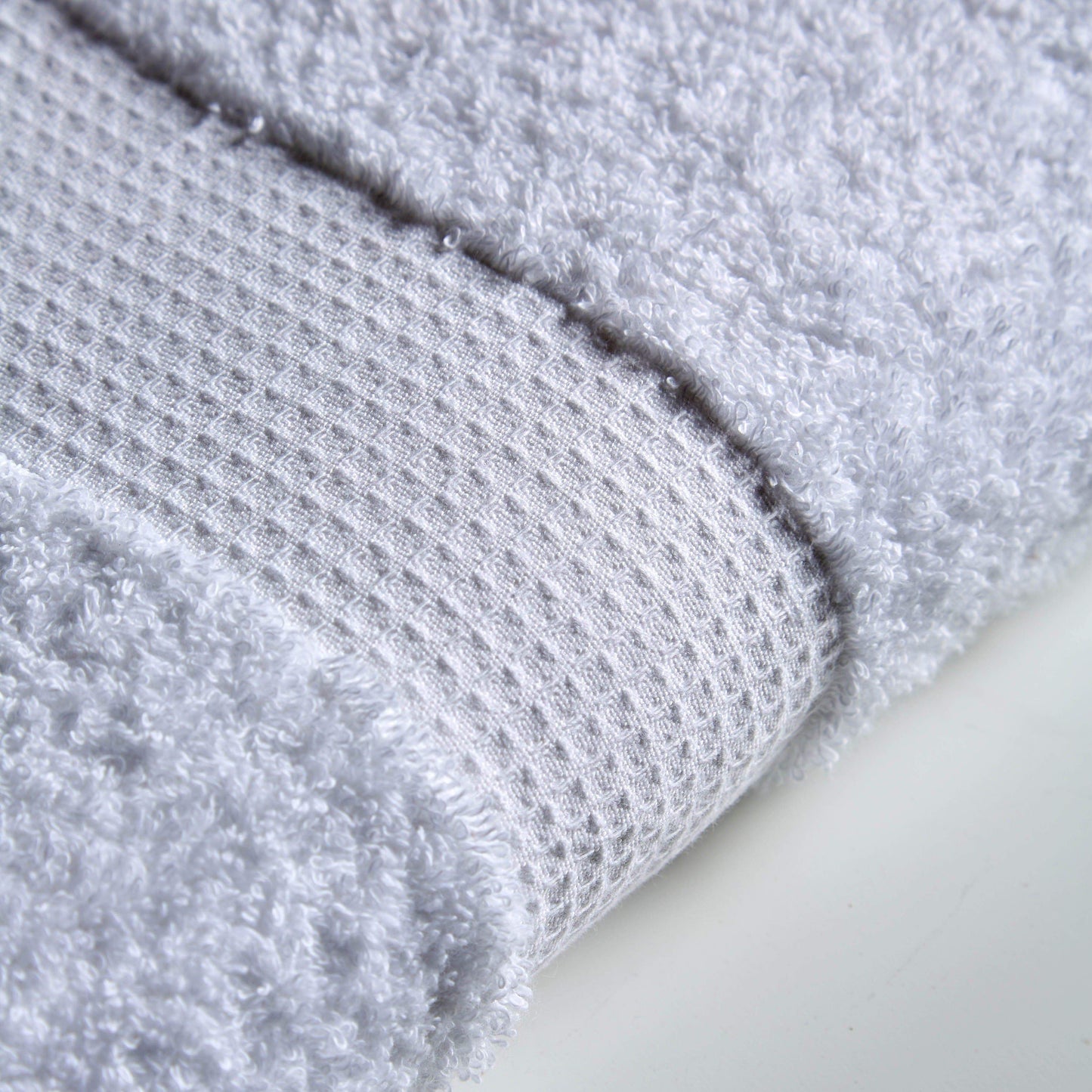 OLIVIA ROCCO Towel FACE CLOTHS / WHITE Luxe Collection 700GSM Towel Wholesale Manchester UK