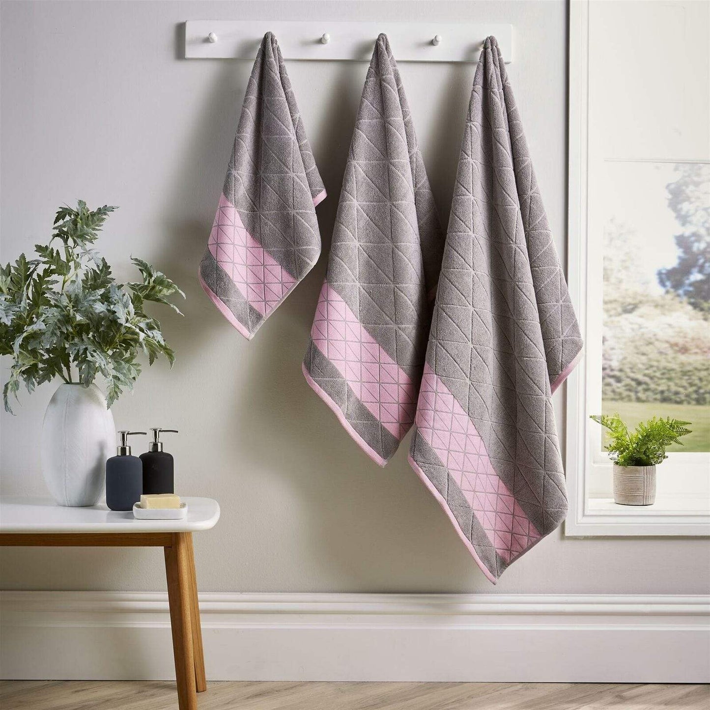 OLIVIA ROCCO Towel HAND TOWEL / GREY / PINK Inca Diamond Jacquard 600GSM Towels Wholesale Manchester UK