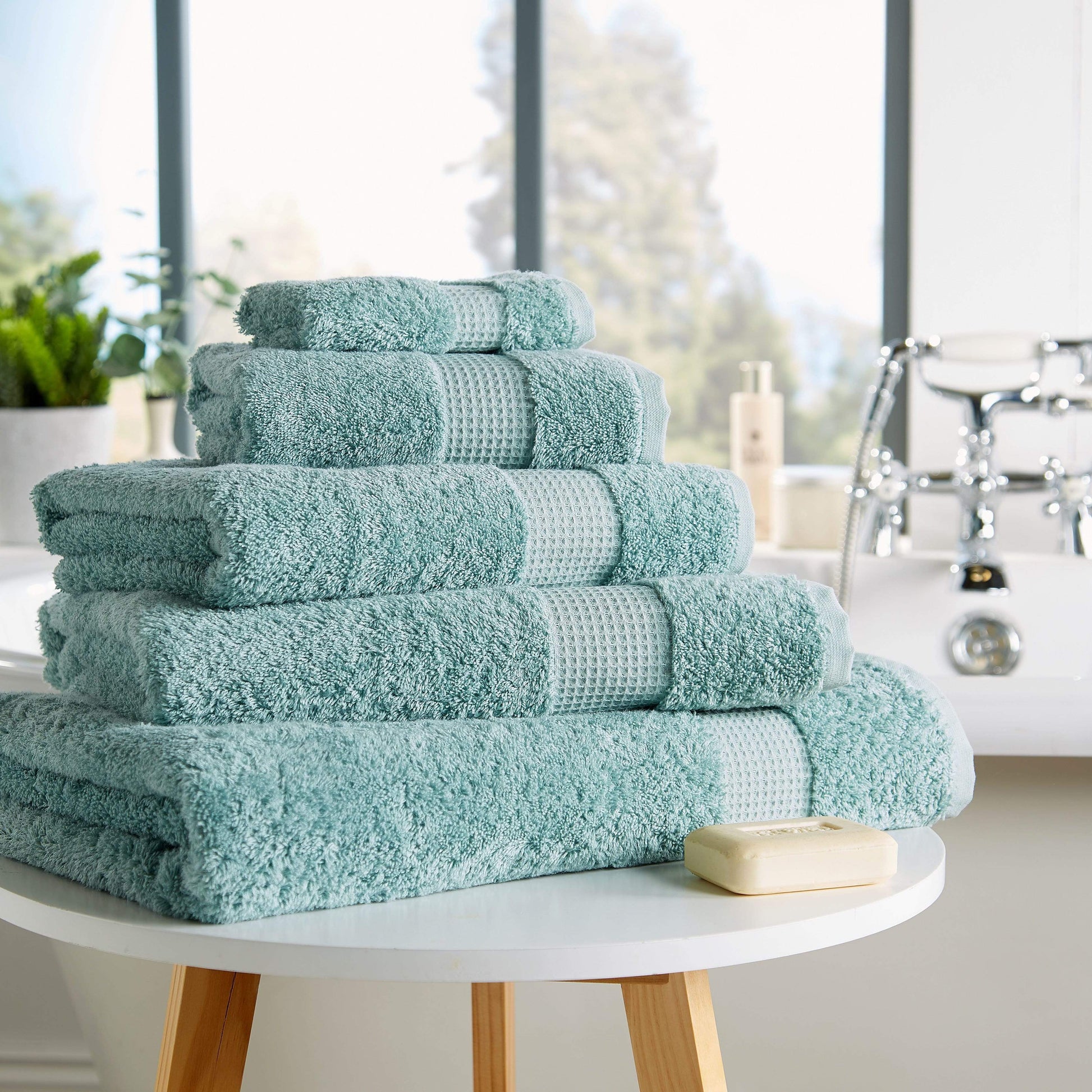OLIVIA ROCCO Towel Luxe Collection 700GSM Towel Wholesale Manchester UK